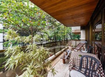 Apartamento · 200m² · 4 Quartos · 2 Vagas · Maravilhoso 4 quartos em rua nobre!!!