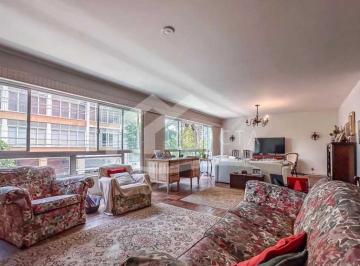 Apartamento · 223m² · 4 Quartos · 1 Vaga · QUATRO QUARTOS NA URCA, COM VARANDA E VISTA ABERTA. PRÉDIO SOSSEGADO