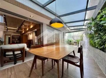 Apartamento · 121m² · 3 Quartos · 2 Vagas · Maravilhoso 3 quartos na Lagoa reformado e com área externa !