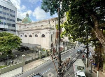 Apartamento · 57m² · 1 Quarto · QUARTO E SALA COM VARANDA EM RUA RESIDENCIAL DE BOTAFOGO