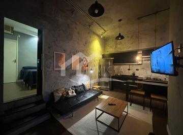Apartamento · 35m² · 1 Quarto · Loft todo reformado e mobiliado em Rua tranquila em Laranjeiras!!!
