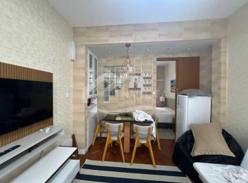 Apartamento · 40m² · 1 Quarto · Maravilhoso apartamento reformado a 50 metros da praia de Ipanema, posto 9