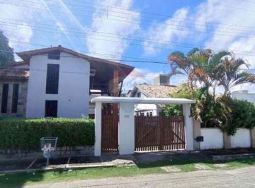 Casa · 250m² · 6 Quartos · 4 Vagas · Casa no Condomínio Arauá