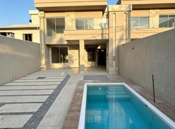 Casa de 3 quartos, Rio das Ostras · VENDO CASA ESPETACULAR COM 3 SUÍTES E PISCINA NO RECREIO EM RIO DAS OSTRAS