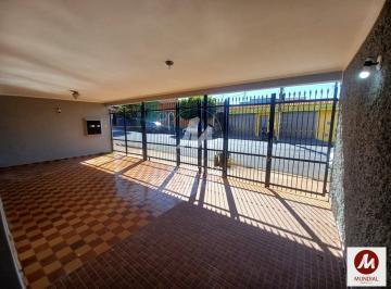 Garagem/estacionamento · Casa (térrea na rua) 3 dormitórios