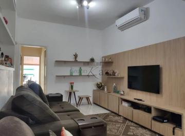 Casa · 180m² · 3 Quartos · 2 Vagas · Oportunidade - Casa - Jardim Santa Madalena - 3 Dormitórios - 180m².