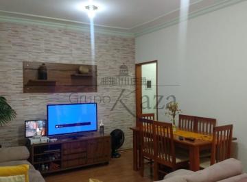 Casa · 300m² · 6 Quartos · 2 Vagas · Casa Padrão em São José dos Campos
