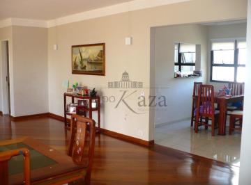 Apartamento · 189m² · 4 Quartos · 2 Vagas · Apartamento - Vila Ema - Residencial Solar da Colina - 189m² - 4 Dormitórios - Aceita Permuta.