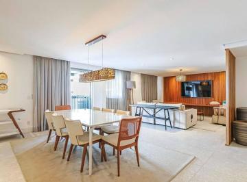 Apartamento · 189m² · 4 Quartos · 
                                Apartamento reformado com varanda à venda no Leblon
               