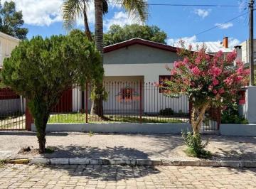 Casa · 161m² · 3 Quartos · 2 Vagas · Casa à Venda em Farroupilha com 3 Dormitórios, Suíte e 2 Vagas