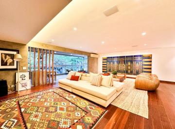 Apartamento · 245m² · 4 Quartos · 3 Vagas · Apartamento Reformado com 4 Suítes e Varanda Gourmet na Quadra da Praia do Jardim Oceânico