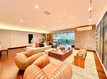 Apartamento · 245m² · 4 Quartos · 3 Vagas · Apartamento Reformado com 4 Suítes e Varanda Gourmet na Quadra da Praia do Jardim Oceânico