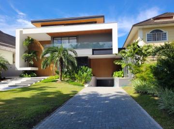 Casa · 1500m² · 8 Vagas ·
Casa de Alto Padrão 1.500m² com 5 Suítes, Elevador, Piscina e Área
