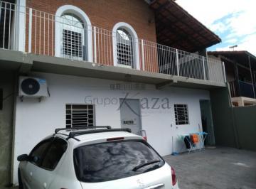 Casa · 260m² · 4 Quartos · 4 Vagas · Casa - Sobrado - Monte Castelo - 122m² - 4 Dormitórios - Aceita permuta.
