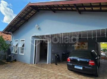 Casa · 165m² · 3 Quartos · 4 Vagas · Casa para comprar no bairro Capela com três quartos sendo um suíte na cidade de Vinhedo - SP