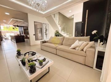 Casa · 264m² · Sobrado com 03 suítes no centro