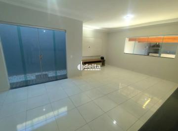 Casa · 264m² · 3 Quartos · 5 Vagas · Casa com 3 quartos sendo 2 suítes  disponível para locação no bairro Alto Umuarama em Uberlândia-MG.