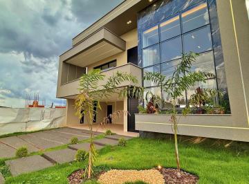 Casa · 295m² · 4 Quartos · 4 Vagas · Sobrado com 4 suítes à venda no Condomínio Jardins Capri em Senador Canedo