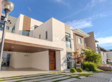 Casa · 220m² · 3 Quartos · 2 Vagas · Casa face norte com suíte master, jardim e espaço gourmet em condomínio fechado