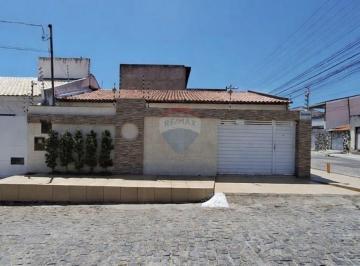 Casa · 180m² · 4 Quartos · 2 Vagas · CASA NO AUGUSTO FRANCO - ARACAJU/SE - REMAX