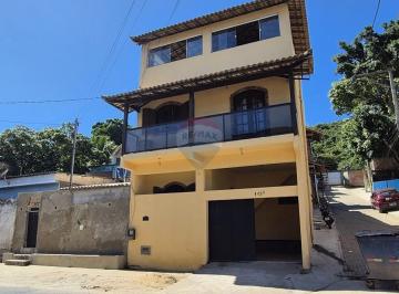 Casa · 168m² · 2 Quartos · 1 Vaga · À venda casa triplex com terraço, área gourmet e garagem em Cabo Frio