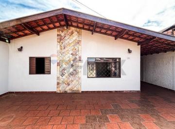 Casa · 180m² · 3 Quartos · 4 Vagas · Casa para locação com 2 quartos e edícula com 1 quarto e banheiro no Santa Terezinha