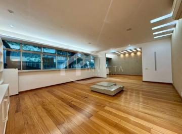 Apartamento · 267m² · 4 Quartos · 1 Vaga · EXCELENTE E ESPAÇOSO 4 QUARTOS EM RUA NOBRE, ARBORIZADA E SILENCIOSA NO POSTO 4