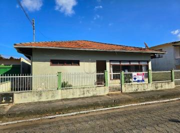 Casa · 197m² · 4 Quartos · 4 Vagas · Casa a 100m da praia com edicula em Meia Praia, Navegantes