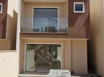 Casa · 102m² · 4 Quartos · 2 Vagas · Casa Padrão em Lauro de Freitas