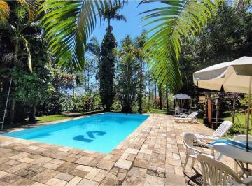 Terreno · 350m² · 5 Quartos · 10 Vagas · Chácara para alugar em Pitas de 350.00m² com 5 Quartos, 1 Suite e 10 Garagens