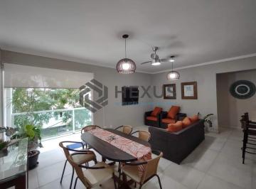 Foto · Apartamento com varanda na região do Hotel Casa Grande na Praia da Enseada, Guar