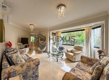 Foto · Apartamento reformado com varanda a duas quadras da Praia das Pitangueiras, Guar