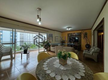 Foto · Apartamento reformado com varanda, vista mar e lazer na quadra mar da Praia das
