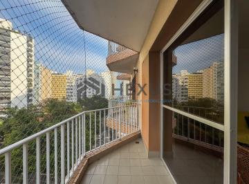 Foto · Apartamento com varanda e lazer a duas quadras da Praia das Pitangueiras, Guaruj