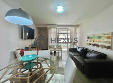 Foto · Apartamento com varanda e vista livre a uma quadra da Praia das Pitangueiras, Gu