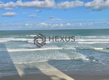 Foto · Apartamento frente mar reformado com varanda vista mar e lazer na Praia das Pita