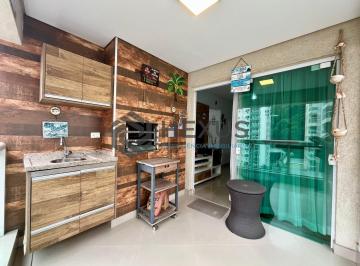 Foto · Apartamento reformado com varanda gourmet e lazer na quadra mar da Praia das Pit