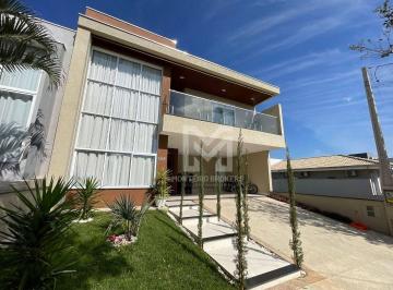 f9e64e02ec3f295a738368235e1733da61fba08f · Sobrado de Luxo com Piscina e Energia Fotovoltaica no Olívio Franceschini
