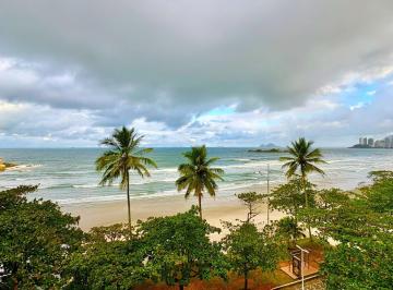 c80e30c587896cadd42af5f5e7b8d818f6be07d1 · Apartamento à venda Totalmente Reformado Frente Total ao Mar na Praia das Pitangueiras / Guarujá