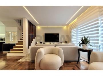 Casa · 198m² · 3 Quartos · 3 Vagas · Sobrado com 3 quartos, 1 suíte, 3 vagas de garagem, 198 m² de área contruída, Nova Petrópolis-São Be