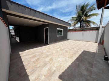 Casa de 3 quartos, Itanhaém · Casa com 3 quartos e piscina em Itanhaém.
