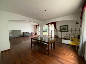Casa de 4 quartos, São Paulo · Casa sobrado com 4 quartos 3 vagas - no Alto de Pinheiros.