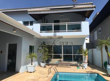 Casa de 4 quartos, Jacareí · Casa Condomínio Residencial No bairro Jardim Altos de Santana I
Villa de Sant'Anna