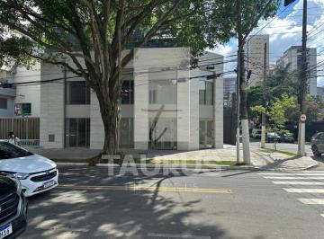 Foto 01 · Loja nova de esquina para alugar em Moema Pássaros. 2 andares, elevador, 250m².