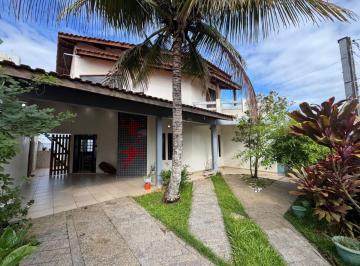 Casa de 3 quartos, Itanhaém · Casa à 100m do mar com piscina e 3 quartos em Itanhaém.