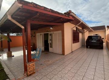 Casa de 4 quartos, Itanhaém · Casa com 4 quartos e área gourmet em Itanhaém.