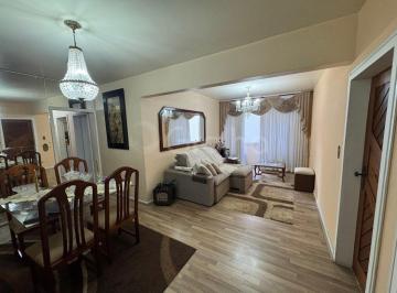 Apartamento · 106m² · 3 Quartos · 1 Vaga · Apartamento de 160m² com 3 dormitórios no Centro
