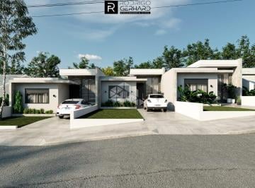 Casa · 93m² · 2 Quartos · 1 Vaga · Casa geminada no bairro Linha Santa Cruz, com 02 dormitórios
