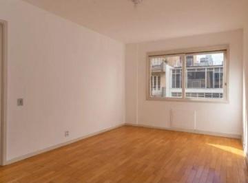 Apartamento · 40m² · 1 Quarto · Apartamento no Centro de 1 dormitório DESOCUPADO