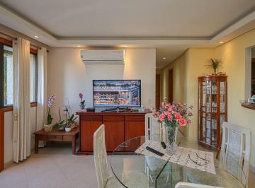 Apartamento de 3 quartos, Porto Alegre · Apartamento 03 quartos de frente com sacada e com garagem